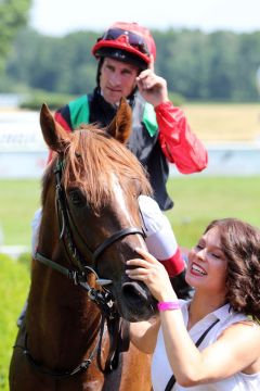 Kronprinz, Andrasch Starke und Jodie Prasser. www.galoppfoto.de