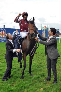 Charm Spirit und Olivier Peslier nach dem Sieg in den QE Stakes. Foto: www.galoppfoto.de - Jim Clark/Sorge