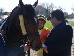 Arriba Arriba mit Jockey Dominque Boeuf und Franz Knott. Foto: Dequia Media