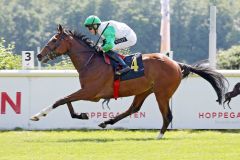  Blue Lion gewinnt mit Leon Wolff am 22.06.22 in Hoppegarten. ©galoppfoto - Sabine Brose