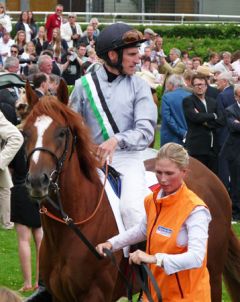 Girolamo mit Andrasch Starke vor dem drittem Platz im Deutschen Derby. Foto: Karina Strübbe