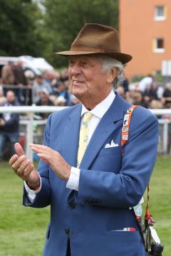 Albert Darboven, Vizepräsident des Hamburger Renn-Clubs beim Jubiläumsderby 2019 in Horn. www.galoppfoto.de - Frank Sorge