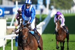 Anmaat findet spät die Lücke und holt sich unter Jim Crowley die Champion Stakes. Foto:Ascot/Megan Coggin