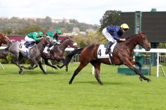 Der Boscaccio.Bruder Alcantor wird  mit Mickael Barzalona im Prix Thomas Bryon seiner Favoritenrolle gerecht. ©galoppfoto - Sabine Brose