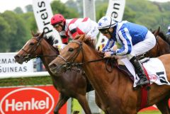 Full Rose (recht) siegt mit Jozef Bojko im Sattel in den 95. German 1000 Guineas vor Nymeria mit Alexander Pietsch. Foto: Dr. Jens Fuchs