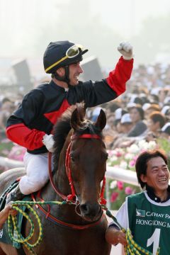 Good Ba Ba (Olivier Doleuze) nach dem Erfolg in der Cathay Pacific Hong Kong Mile 2009. www.galoppfoto.de - Frank Sorge