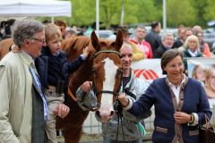 Graasten mit Bernhard und Dr. Ingeborg von Schubert nebst Enkelkind. Foto: Dr. Jens Fuchs