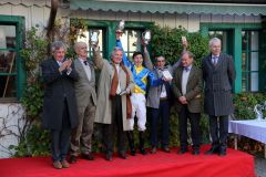 Siegerehrung für Guignols Erfolg im Großen Preis von Bayern, Gr. I. Foto: Dr. Jens Fuchs