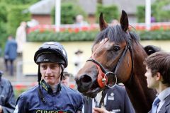 Läuft zukünftig in den Godolphin-Farben - Reckless Abandon mit Adam Kirby nach dem Erfolg in den Norfolk Stakes. www.galoppfoto.de - Frank Sorge