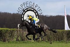 Novellist mit Eduardo Pedroza gewinnt in Hoppegarten. www.galoppfoto.de