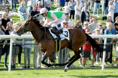 Parviz mit Marc Lerner gewinnt im hannoverschen Derby-Trial. www.galoppfoto.de - Frank Sorge