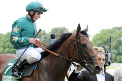 Frischgebackene Gr. III-Siegerin in Ascot: Princess Noor mit Andrea Atzeni. www.galoppfoto.de - John James ClarkPrincess Noor mit Andrea Atzeni nach dem Erfolg in den Princess Margaret Stakes in Ascot. www.galoppfoto.de - John James Clark