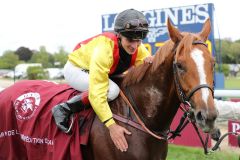 Ein Pferd, das seinen perfekten Reiter gefunden hat: Torquator Tasso und Rene Piechulek nach dem Sieg im 100. Prix de l'Arc de Triomphe. ©Turf-Times/Dr Jens Fuchs