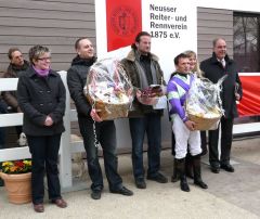 Siegerehrung Günter Reiners-Gedächtnisrennen (K. Strübbe, Ch. Peterschmitt, A. Suborics, Y. Bereit, Jan Vogel) (Foto: Gabriele Suhr)