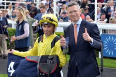 Jockey Silvestre de Sousa und Trainer Roger Varian. www.galoppfoto.de - JJ Clark