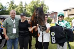 Varicon mit Bauyrzhan Murzabayev und Besitzertrainer Ralph Siegert nach dem Sieg. www.galoppfoto.de - Frank Sorge