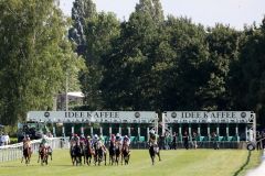 Start zum IDEE 149. Deutschen Derby mit einem nur kleinen 13-er Feld. Foto: Dr. Jens Fuchs