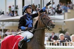 Zurück auf der große Bühne - Andreas Helfenbein gewinnt mit Nausica Time den Preis der Sparkassen Finanzgruppe. www.galoppfoto.de - Sarah Bauer