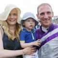 Jockey Andrasch Starke mit Frau Vanessa und Sohn Henning nach dem Sieg im IDEE 146. Deutsches Derby. www.galoppfoto.de - Frank Sorge