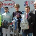 Siegerehrung mit Jockey Bayarsaikhan Ganbat, Trainer Ertürk Kurdu, Vizepräsident Albrecht Woeste. Foto Gabriele Suhr