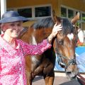 Lacy mit Silvia Jacobs, der Mutter von Andreas Jacobs, nach dem Sieg. www.galoppfoto.de - Frank Sorge