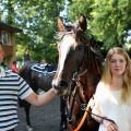 Das Team um Moon Relation mit Trainer Markus Klug und Jockey Adrie de Vries. Foto: Dr. Jens Fuchs