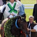 Sea the Moon mit Christophe Soumillon nach dem Sieg im IDEE 145. Deutsche Derby. www.galoppfoto.de - Martin Sorge