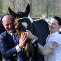 Freude über den Gruppesieger Wonnemond: Trainer Sascha Smrczek und Betreuerin Michele Klitzsch. Foto: Dr. Jens Fuchs