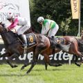 Die Adlerflug-Tochter Zakaria gewinnt mit Sean Byrne für Trainer Marcel Weiß das 3-Jährigen Stutenrennen in Mülheim. ©galoppfoto - Stephanie Gruttmann