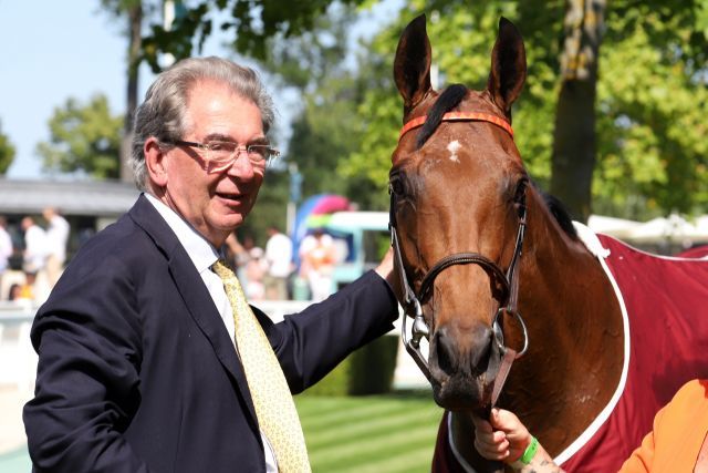 Ace Impact mit seinem Trainer Jean-Claude Rouget. www.galoppfoto.de - Sandra Scherning