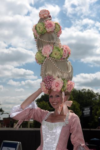 Hutmode in Royal Ascot -  ob der zu den neuen Vorschriften passt? www.galoppfoto.de