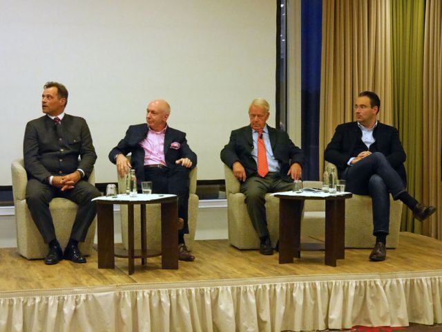 Richtig züchten, aber wie? Peter Rodde, Manfred Ostermann, Hannes K. Gutschow und Gregor Baum bieten Einblicke. Foto: Karina Strübbe