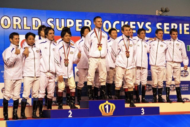 Siegerehrung zur World Super Jockey Series in Tokyo. www.shibashuji.com - Yasuo Ito