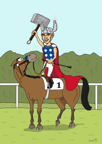 Thore bedeutet übersetzt „der Donnergott“ und wenn dann noch der Name Hammer-Hansen dahintersteht, dann passt die Karikatur, die Miro für den Jockey-Champion kreiert hat. Auf Instagram präsentiert er sich seinen fast 16.000 Followern knackig und kurz "thorehammer". ©Miro-Cartoon/Turf-Times