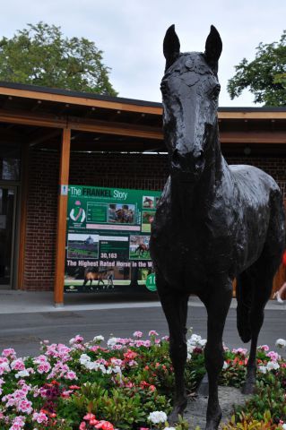 Die Frankel-Statue in York. www.galoppfoto.de - Jim Clark