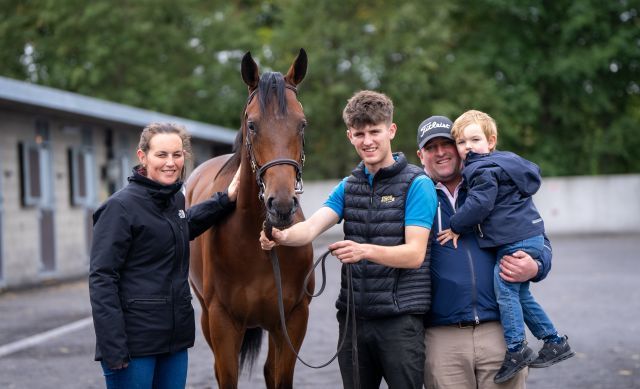 Der Sioux Nation-Hengst und seine Mannschaft. Foto: Goffs