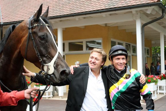 Ein gutes Team: Kiki Trybuhl und Adrie de Vries 2007 in Baden-Baden mit Brisant.  www.galoppfoto.de - Frank Sorge