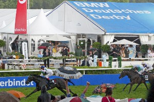 2008 - Kamsin Andrasch Starke gewinnt fuer den Stall Blankenese