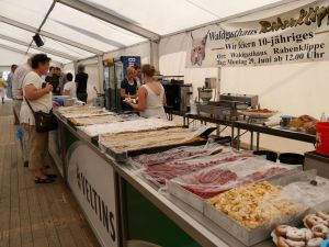 Der legendäre Kuchenstand. Foto: Karina Strübbe