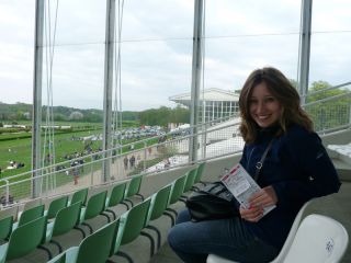 Testerin Lena auf der Haupttribüne