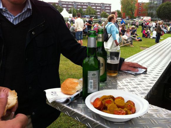 Kam nicht gut weg - die Currywurst. Foto: Catrin Nack