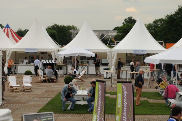 Mal mehr, mal weniger Verkaufsstände auf dem "Marktplatz". 2013 fällt in die letztere Kategorie. Foto: Catrin Nack