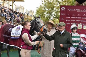 Im 53. Trainerjahr gelingt Sir Mark Prescott der erste Sieg im Prix de l'Arc de Triomphe