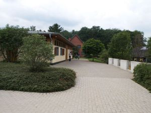 Der Hesselhof - Blick auf den Hengststall. www.dequia.de