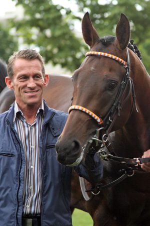 Terence Hellier und sein Derbysieger Pastorius: "Von dem war ich schon immer überzeugt!". www.galoppfoto.de - Sabine Brose